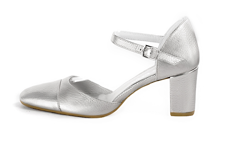 Light silver women's open side shoes, with an instep strap. Round toe. Medium block heels. Profile view - Florence KOOIJMAN